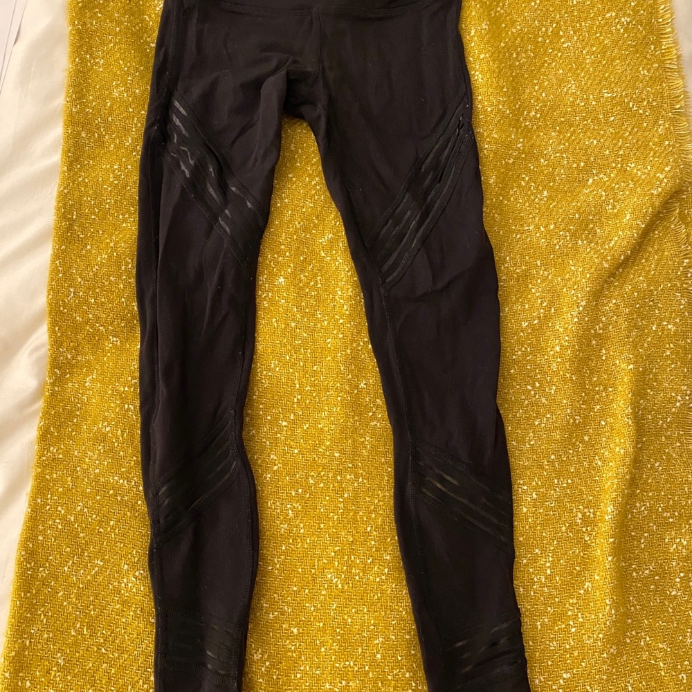 Alo Striped sheer yoga legging